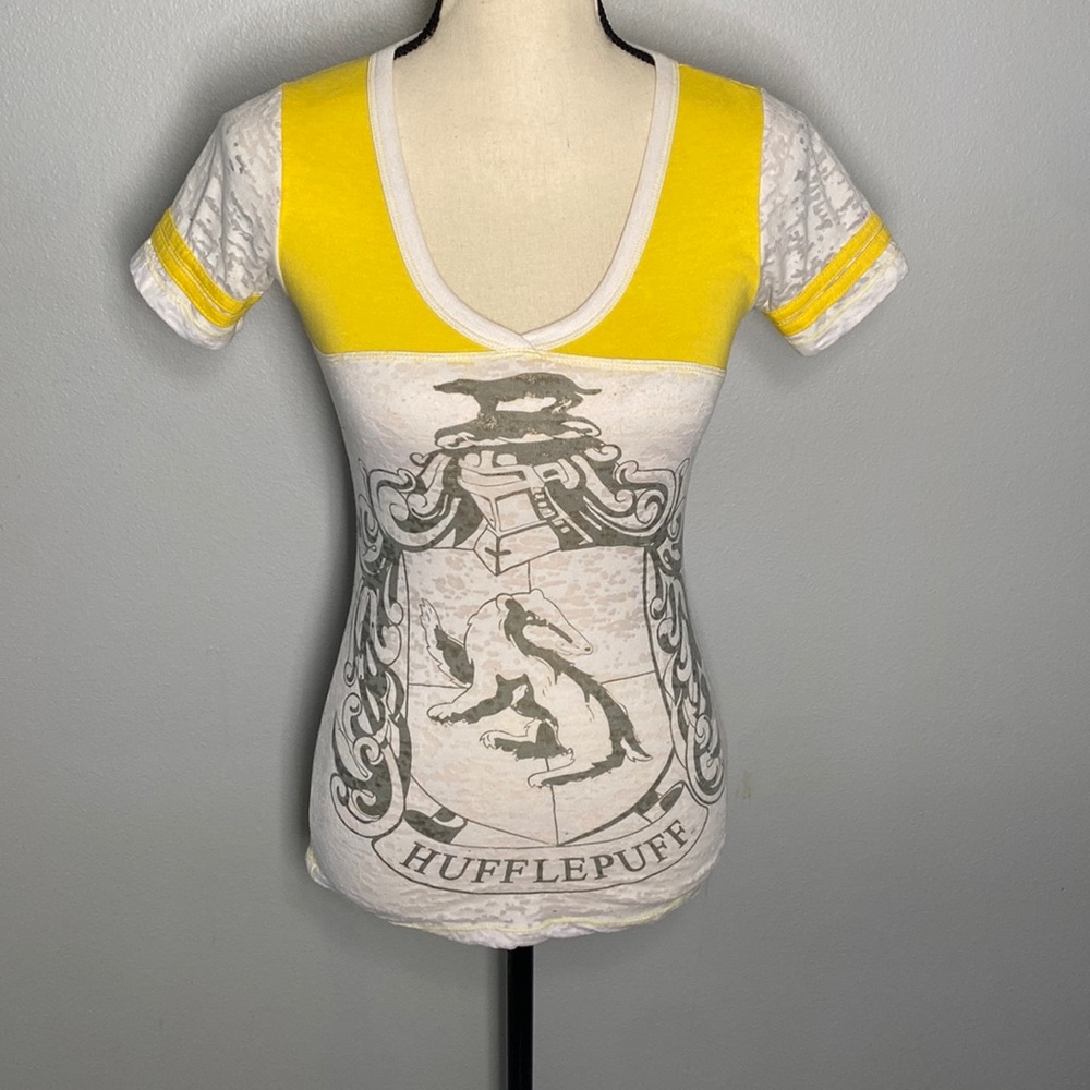 The Wizarding World Of Harry Potter Hufflepuff Short Sleeve T-Shirt Size XS